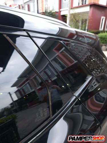 BYD ATTO3 สีดำ หุ้มกระจังหน้า+คิ้วไฟหน้า+เสาประตู ดำเงา เกรด PET